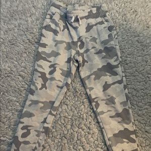 Kids sweatpants size 10-12!
